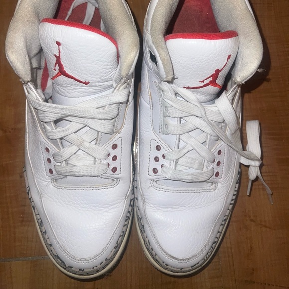 Air Jordan Retro 3s - Picture 2 of 5